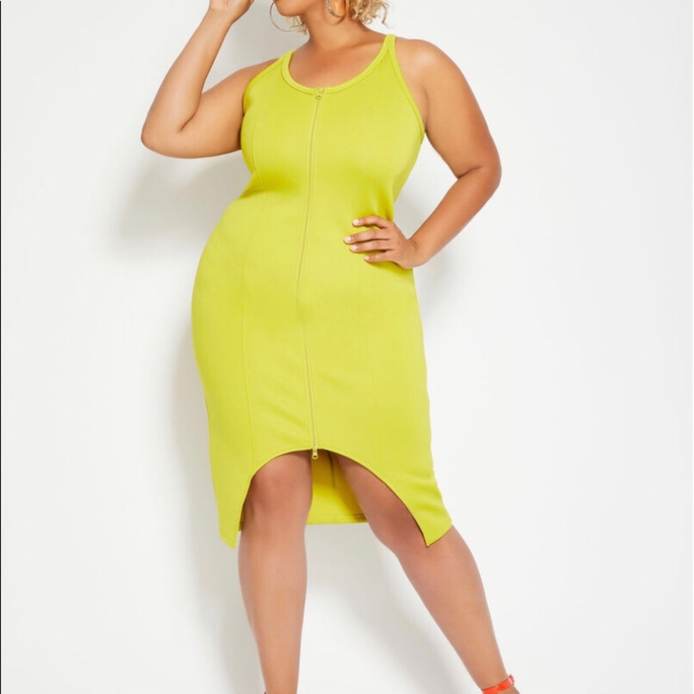 Woman’s scuba dress.